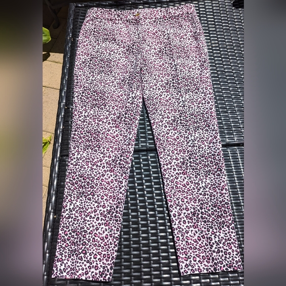 Michael Kors Size 10 Pink Black White Cheetah Leopard Print Pants - Picture 1 of 9